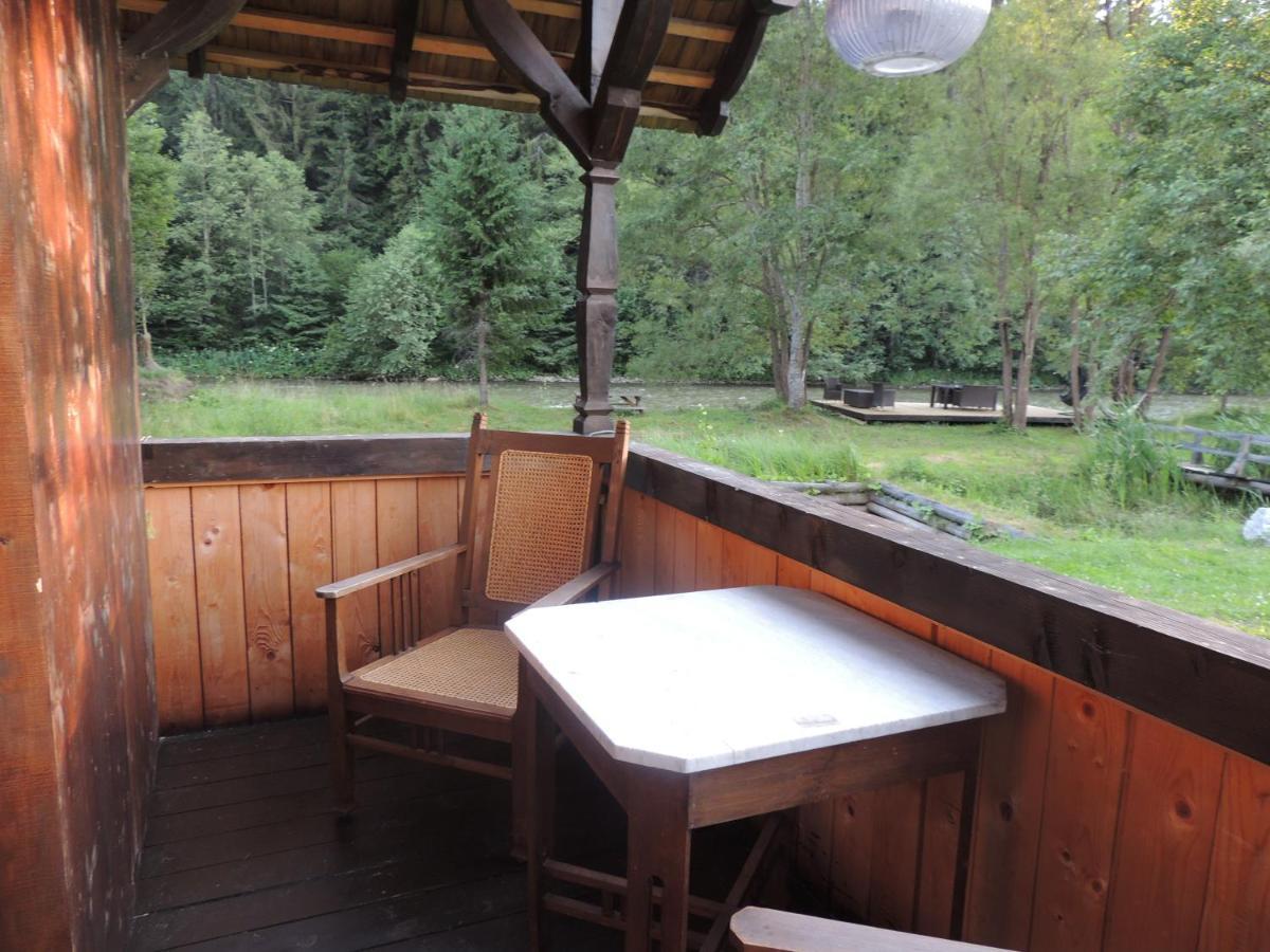 La Malu' Bistritei - Casutele Valea Stanii Hotel Eksteriør billede