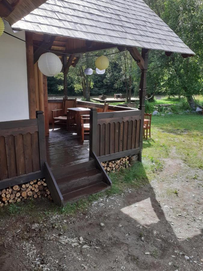 La Malu' Bistritei - Casutele Valea Stanii Hotel Eksteriør billede